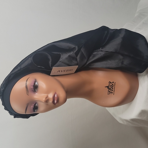 Avebri long hair bonnets caps 3 in a bundle cover NWT - Picture 3 of 13